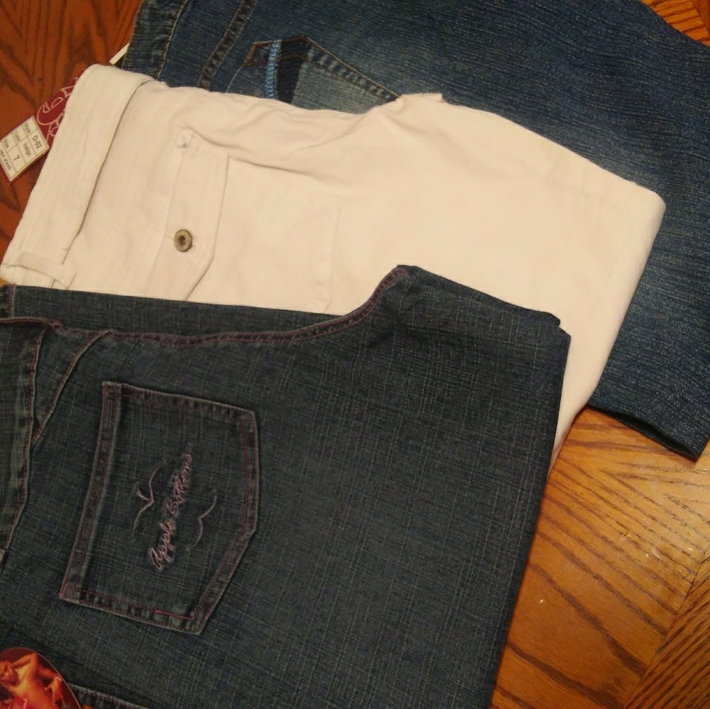 2 capris 1 pants size 7.